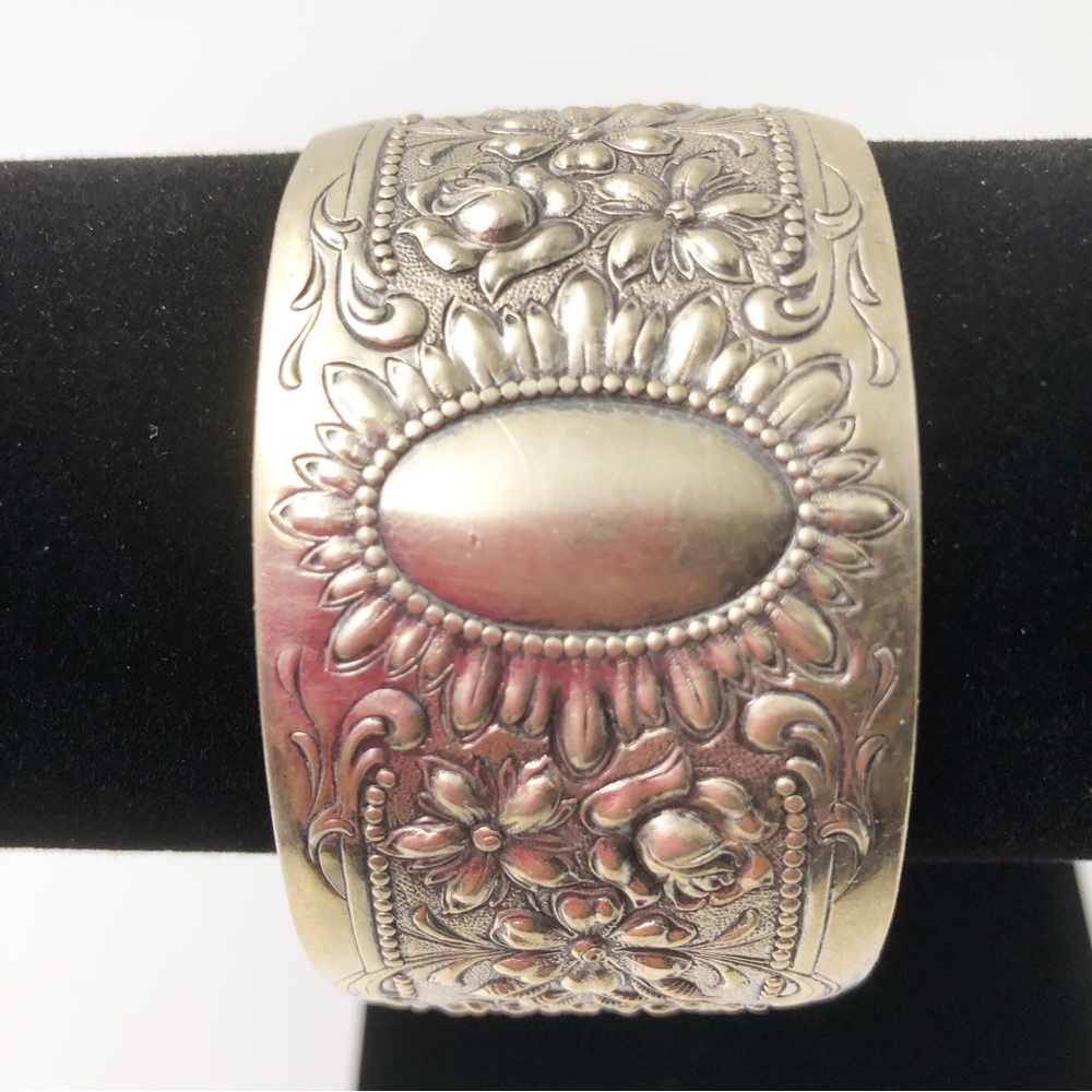 Vintage E.J. Towle Wide Cuff Sterling Silver Repousse Floral cuff.
